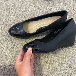 DRSSS BLACK HEELS/WEDGES